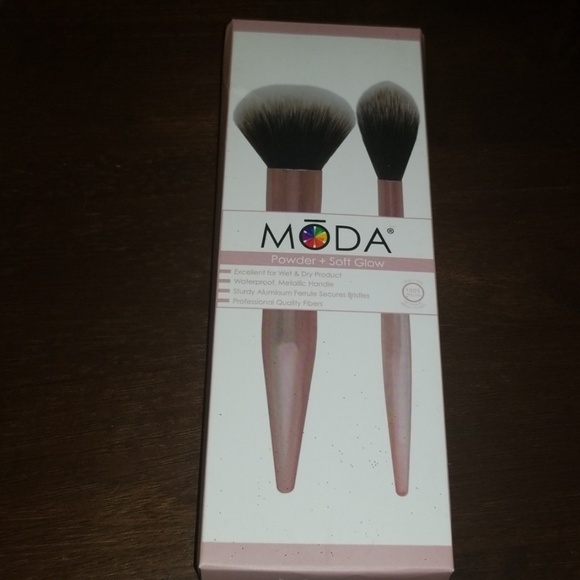 Moda Limited Edition 2pc Powder & Soft Glow Kit - Picture 3 of 5